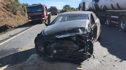 Colisão entre veículos deixa três pessoas feridas em Ponte Serrada