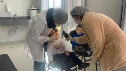 Equipes de saúde do bairro Bortolon realizam ação com crianças do Cemei Cantinho Feliz