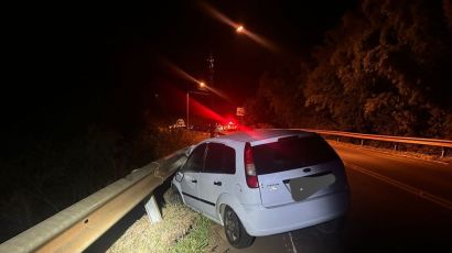 Após sofrer acidente, homem é agredido e tem carro incendiado em Ipuaçu