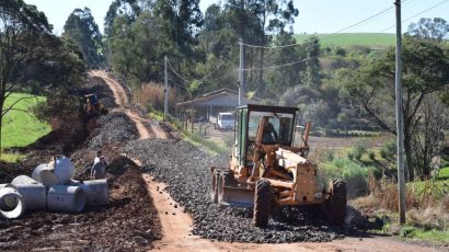 Xanxerê intensifica obras de infraestrutura e prepara mais uma estrada para receber asfalto