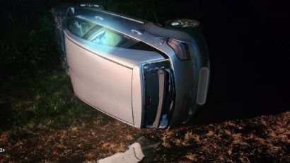 Condutor fica ferido após capotamento em Faxinal dos Guedes