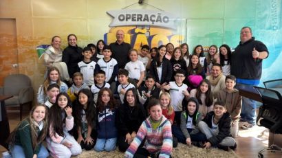 Alunos visitam o gabinete do prefeito de Xaxim
