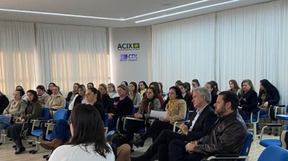 Servidores da Assistência Social participam de formação voltada à humanização dos atendimentos