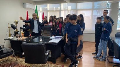 Prefeito de Xanxerê recebe a visita de estudantes da EEB João Winckler