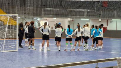 Casa cheia marca abertura do III Torneio Internacional de Futsal em Xanxerê