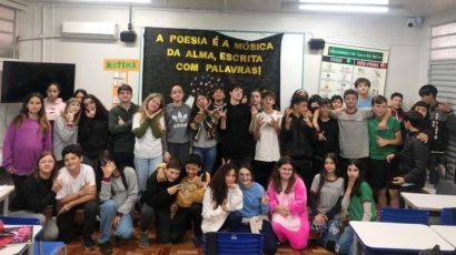 EMEB Nossa Senhora Aparecida realiza sarau para partilha de poesias