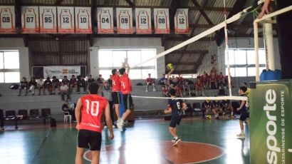 Vôlei Masculino de Xanxerê garante classificação para próxima fase no regional da OLESC