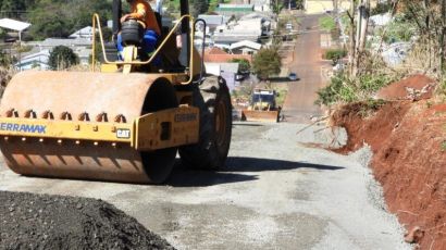 Rua Fioravante Zaffari recebe pavimentação asfáltica