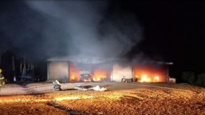 Incêndio em barracão com máquinas agrícolas em Ipuaçu causa prejuízo de milhões