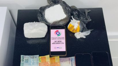 Duas pessoas são presas e droga é apreendida em Abelardo Luz