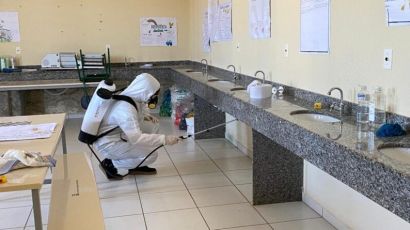 Xanxerê antecipa ações de combate às arboviroses e inicia aplicação de inseticida em escola
