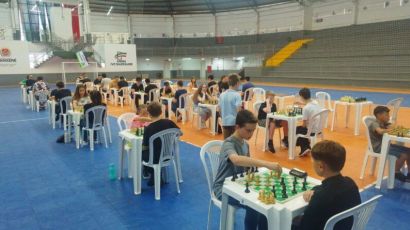 Torneio Municipal de Xadrez reúne dezenas de participantes em Xanxerê
