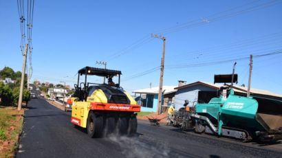 Obras de pavimentação são intensificadas em diferentes bairros de Xanxerê