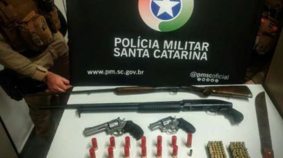 Briga generalizada termina com prisões e apreensões em Xanxerê