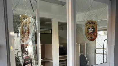 Jovem é preso após depredar delegacia de Xanxerê