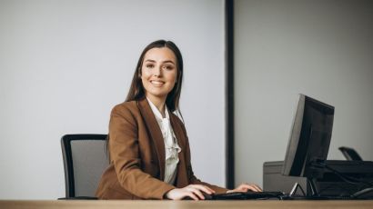 Cursos online de recepcionista atraem candidatos que buscam o primeiro emprego formal