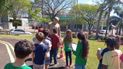 Alunos da EMEB São Jorge visitam Batalhão da Polícia Militar de Xanxerê
