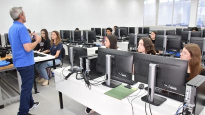 Iniciado curso de Assistente Administrativo para usuários da Assistência Social