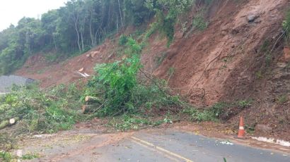 Novo deslizamento interdita a SC-155 entre Xanxerê e Xavantina