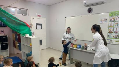 UBS Bortolon realiza atividade educativa no CEMEI Cantinho Feliz sobre segregação do lixo
