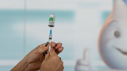 Secretaria de Saúde participa de ação voltada à vacinação na Praça Tiradentes neste sábado