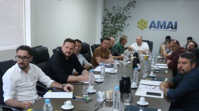 Prefeitos se reúnem na AMAI para discutir pautas