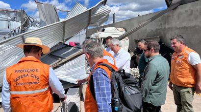 Oeste catarinense se reorganiza após tornados