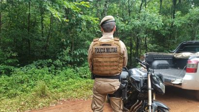 Polícia Militar localiza motocicleta furtada escondida em área de mata em Xanxerê