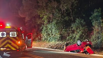Colisão entre carros deixa dois homens feridos em Faxinal dos Guedes