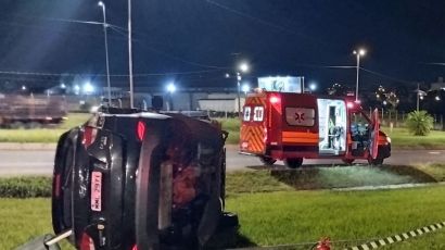 Capotamento mobiliza bombeiros na BR-282 em Xanxerê