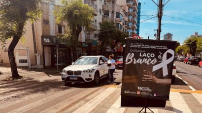 Xaxim realiza ação do Laço Branco em conscientização pelo fim da violência contra a mulher