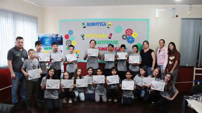 Encerramento do curso de Robótica marca avanço da educação em tempo integral em Ouro Verde
