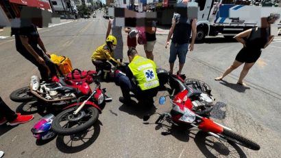 Colisão entre motos deixa dois feridos no Centro de Xanxerê