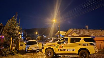 Dois homens são presos e veículo roubado é recuperado em Ponte Serrada