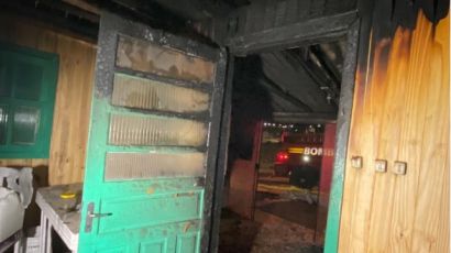 Casa é atingida por incêndio em Faxinal dos Guedes 
