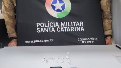Ação da Polícia Militar resulta em prisões por tráfico de drogas em Xanxerê