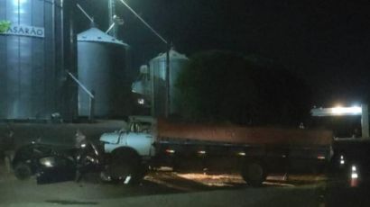 Colisão entre caminhão e carro deixa dois feridos na SC-480, em São Domingos