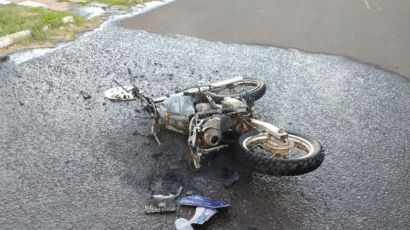 Acidente entre carro e motocicleta deixa motociclista ferido em Xanxerê