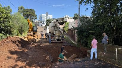 Infraestrutura recupera ponte que liga Xaxim ao acesso da Vila Tigre após fortes chuvas