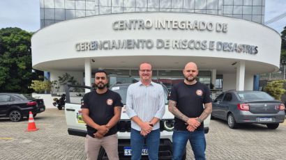 Defesa Civil de São Domingos recebe novo veículo