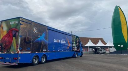 Caminhão da CAIXA oferece crédito e serviços bancários durante a ExpoFemi 2026