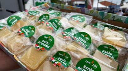 Ação sustentável distribui sabão ecológico na ExpoFemi 2026