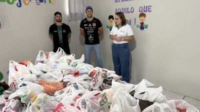 Alimentos arrecadados na corrida Movimenta Xaxim são entregues ao CEACA