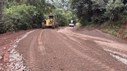 Administração Municipal mantém frentes de trabalho para melhoria na infraestrutura do município
