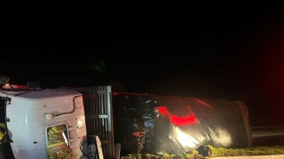 Caminhão tomba na SC-155 e deixa dois feridos em Abelardo Luz