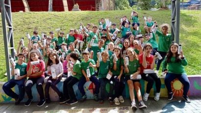 Secretaria de Educação realiza entrega de kits escolares para os mais de quatro mil alunos