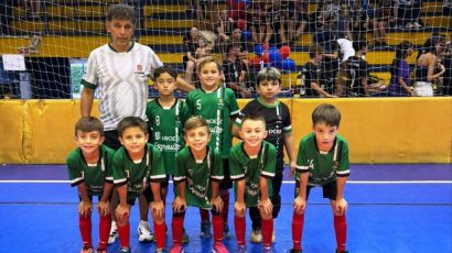 Equipe de futsal sub-8 de Xanxerê vence dois jogos no Campeonato Catarinense