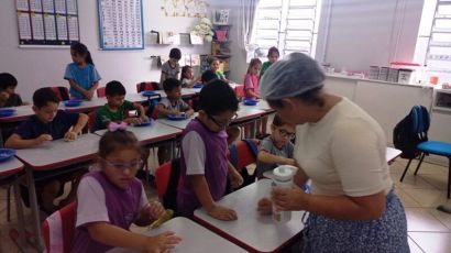 Alunos da EMEB João da Cruz e Souza produzem receita como forma de aprendizado