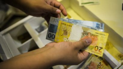 Governo propõe salário mínimo de R$ 1.717 para 2027