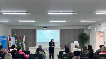 Colegiado de Educação da Amai reconduz diretoria e avança no planejamento educacional para 2026